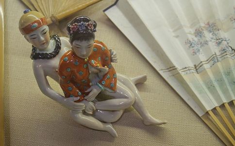 日本春宫图姿势千变万化甚至有同性场景