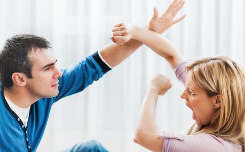 老婆漂亮还出轨的人什么心态
