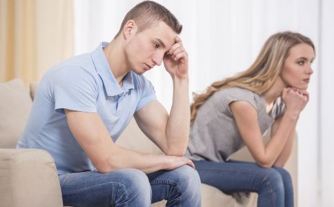 婚姻中哪些行为会让感情出现裂痕