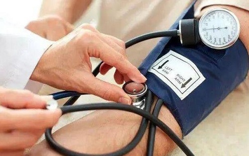哪些人会有假性高血压 什么情况导致血压偏高
