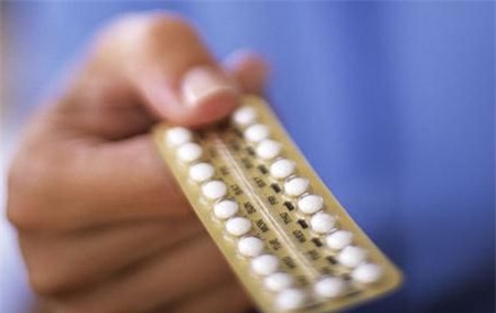什么时候吃避孕药最有效果 服用避孕药需要注意什么
