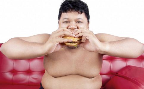 青春期男孩乳房变大