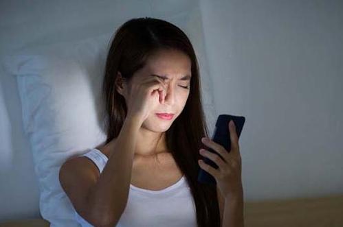 熬夜对身体的危害有哪些 女人长期熬夜怎么补救