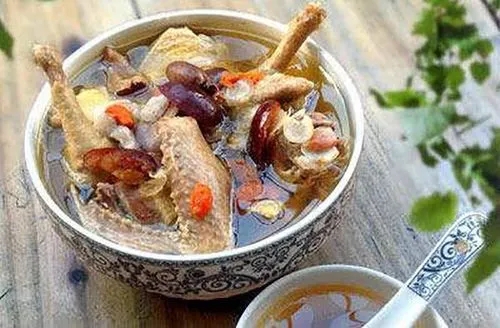 产妇鸽子汤的做法是什么 产妇喝鸽子汤有什么好处