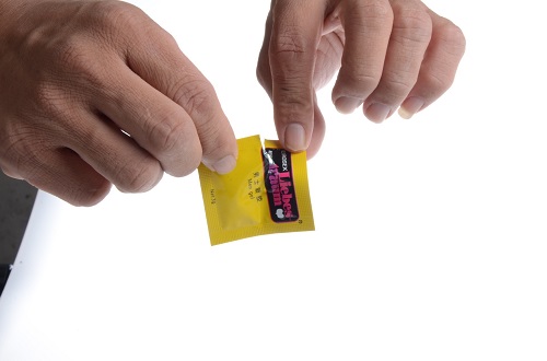 戴了延时避孕套会软是什么原因 延时避孕套是否真的有效果