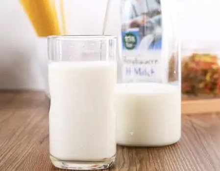 过期牛奶可以浇花吗 过期牛奶的十个用途是什么