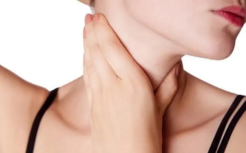 大脖子病的症状是什么 甲亢和大脖子病一样吗